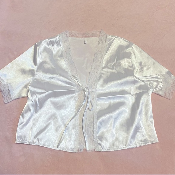 SHEIN Lace Trim Satin Top - Picture 3 of 6